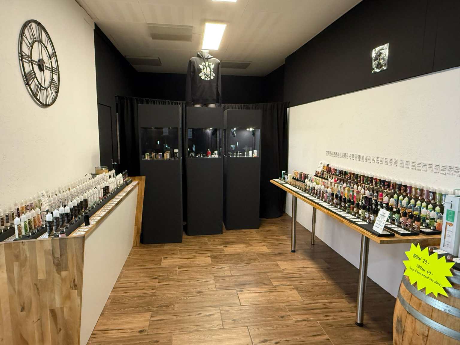 interieur-lounge-magasin-vape-la-chaux-de-fonds