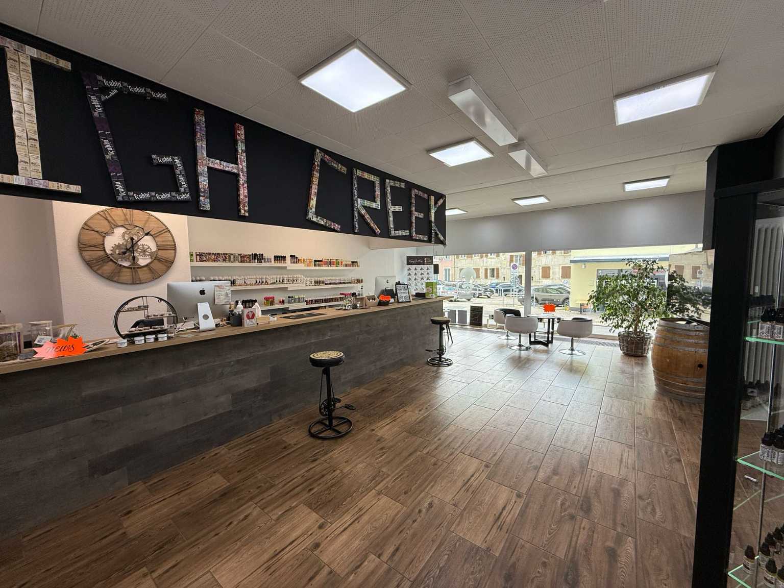 interieur-magasin-vape-la-chaux-de-fonds